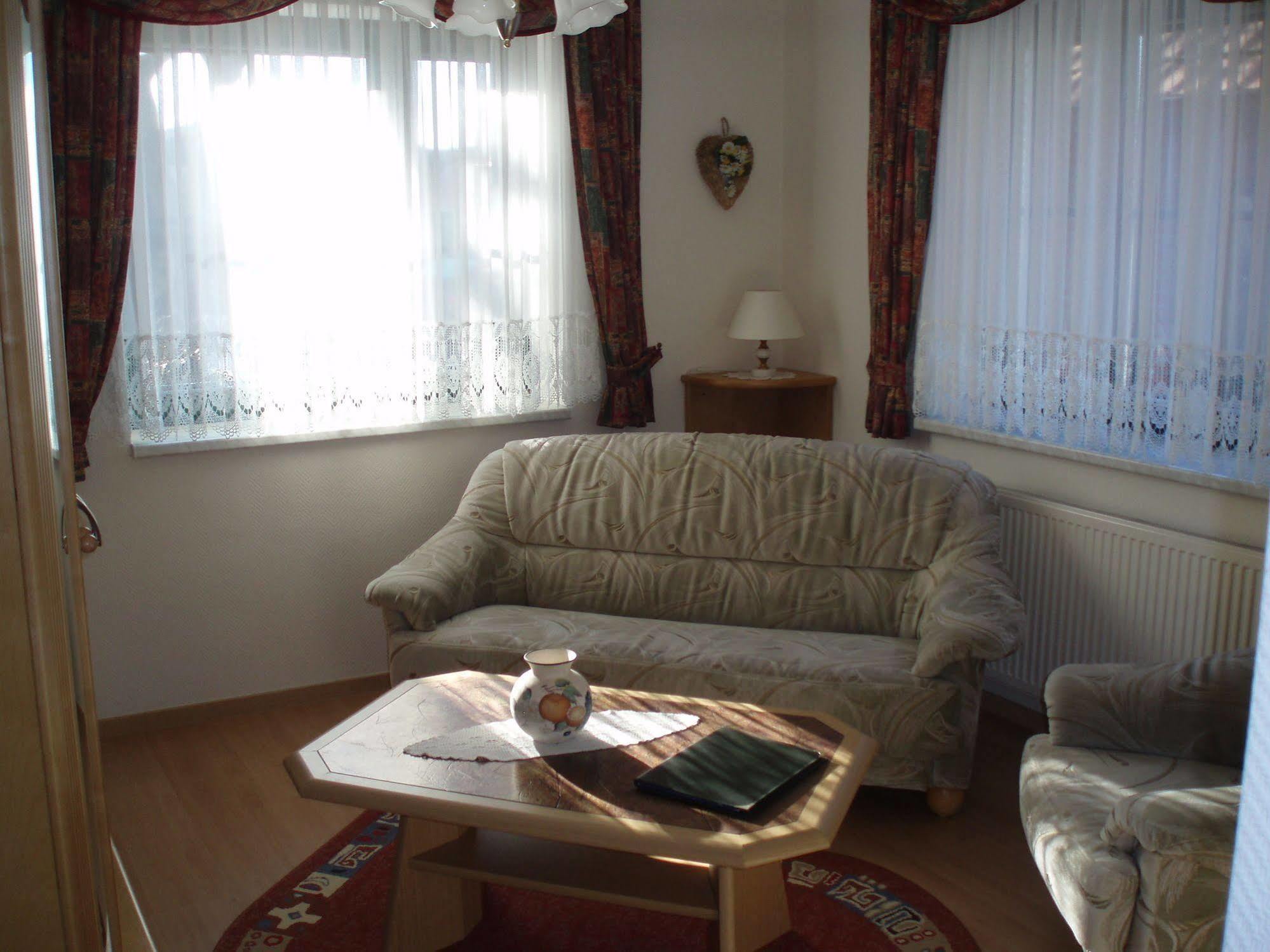 Hotel Garni Nussbaumhof Юкеріц Екстер'єр фото